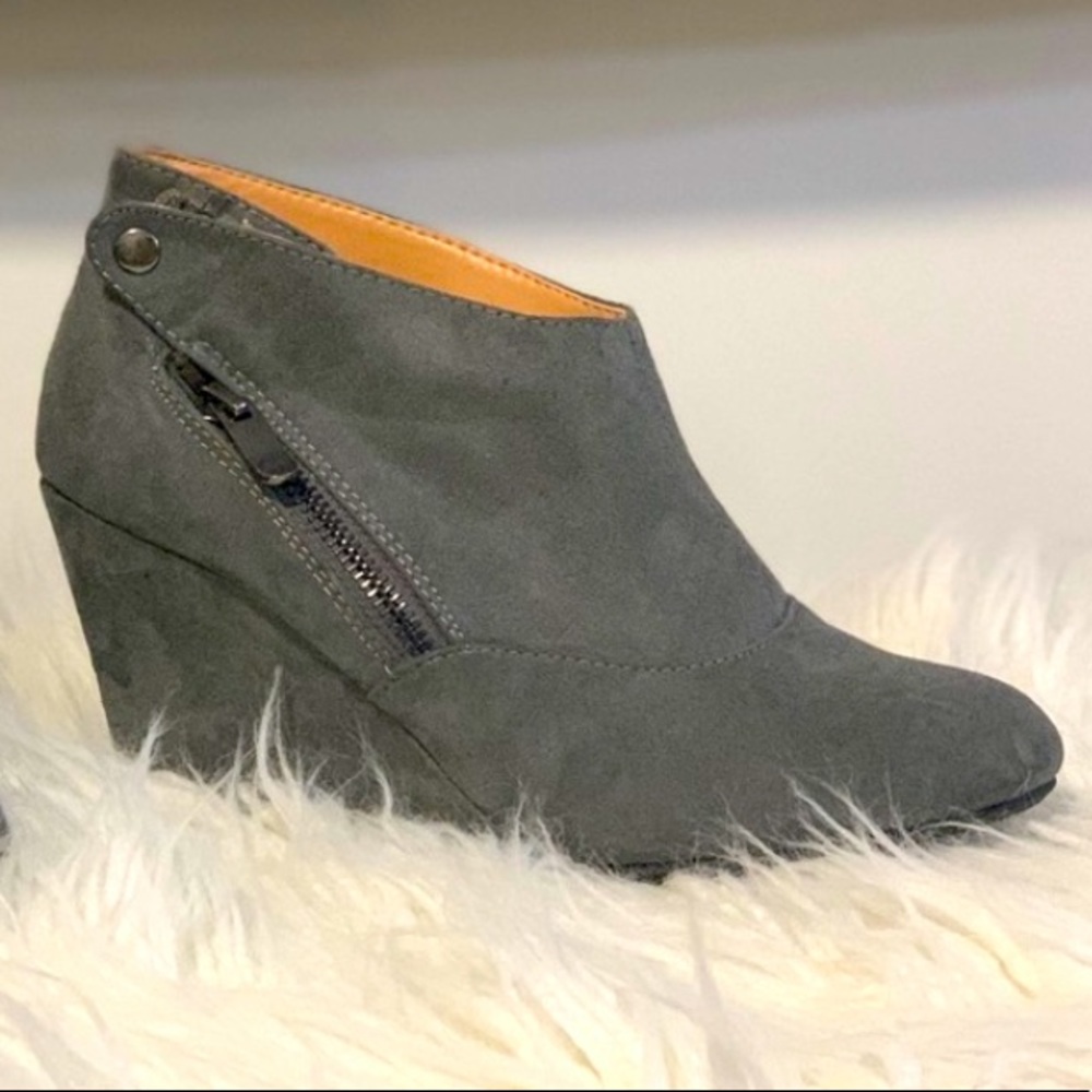 Host Pick 🤩 | Vintage CL Laundry | Suede bootie